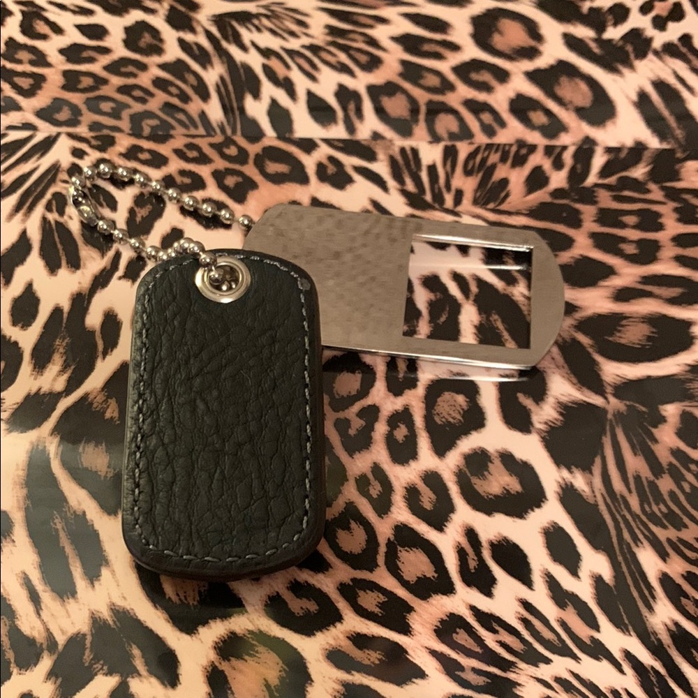 Tignanello Metallic Keychain - Picture 3 of 5
